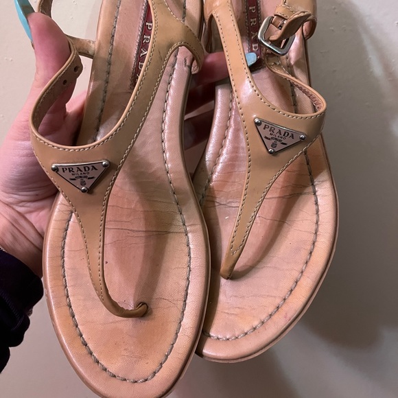 100% Authentic Prada Nude Patent Leather Thong Sandal Size 5 - Picture 4 of 11